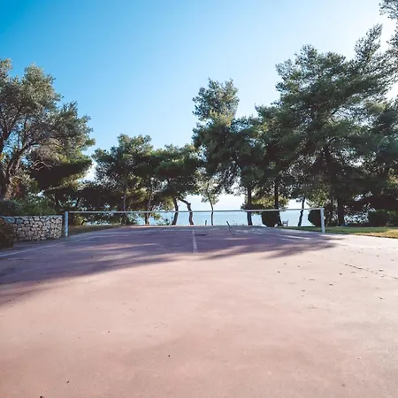 Sapphire Beachfront 4*