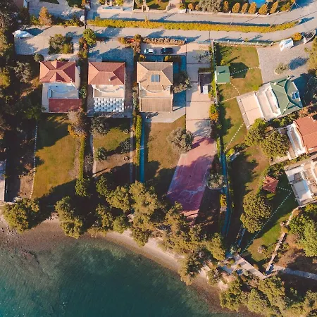 Πανσιόν Sapphire Beachfront Ερέτρια