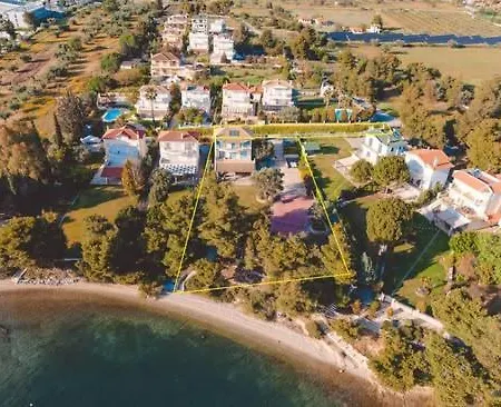 Affittacamere Sapphire Beachfront 4*